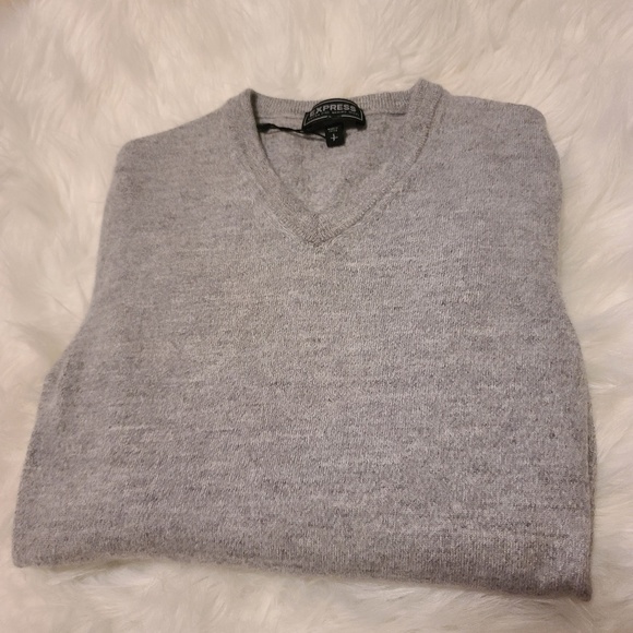 EXPRESS Men's Gray Merino Wool Sweater V-Neck XS - Picture 3 of 5